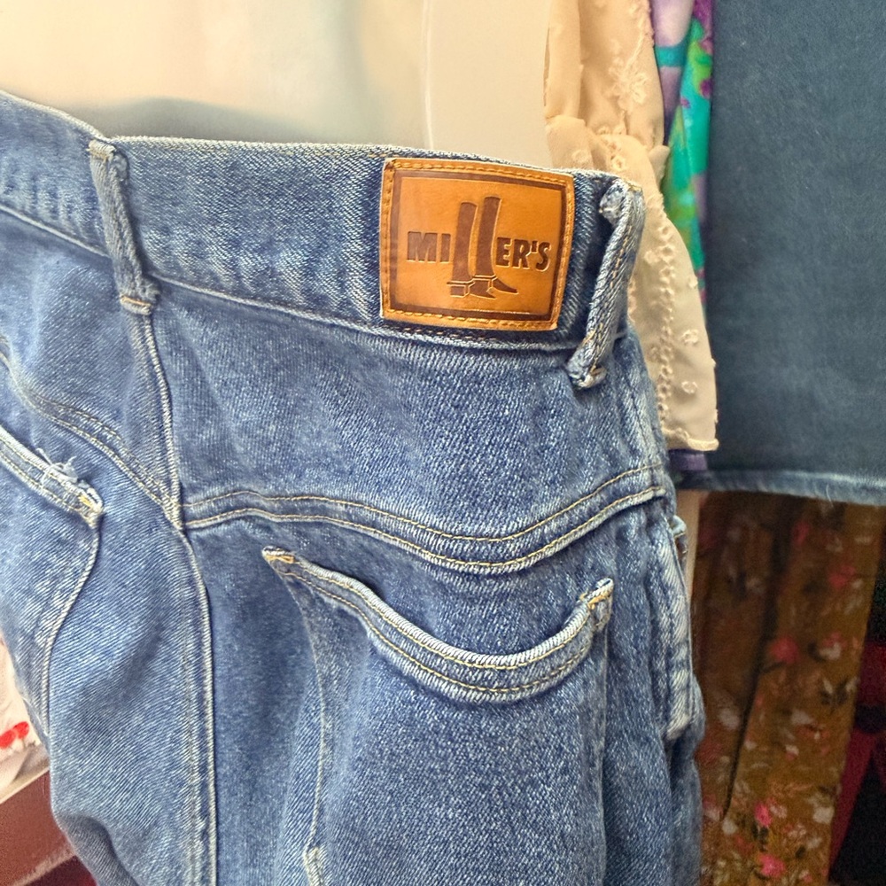 High Rise Blue Jeans - Picture 4 of 4